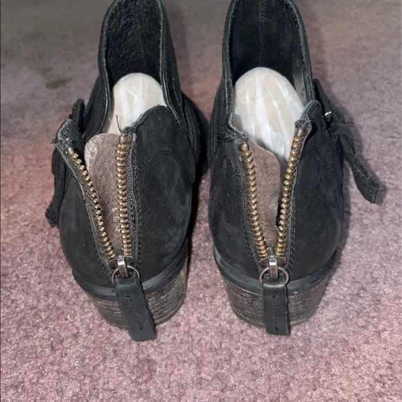 Steve Madden black ankle booties - Picture 3 of 4